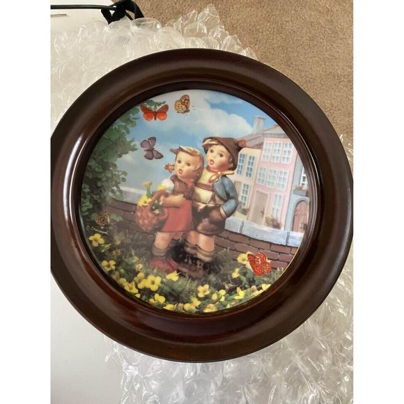 MJ Hummel Little Companions Collectors Plates - Lot of 6 with certificates - Picture 4 of 10